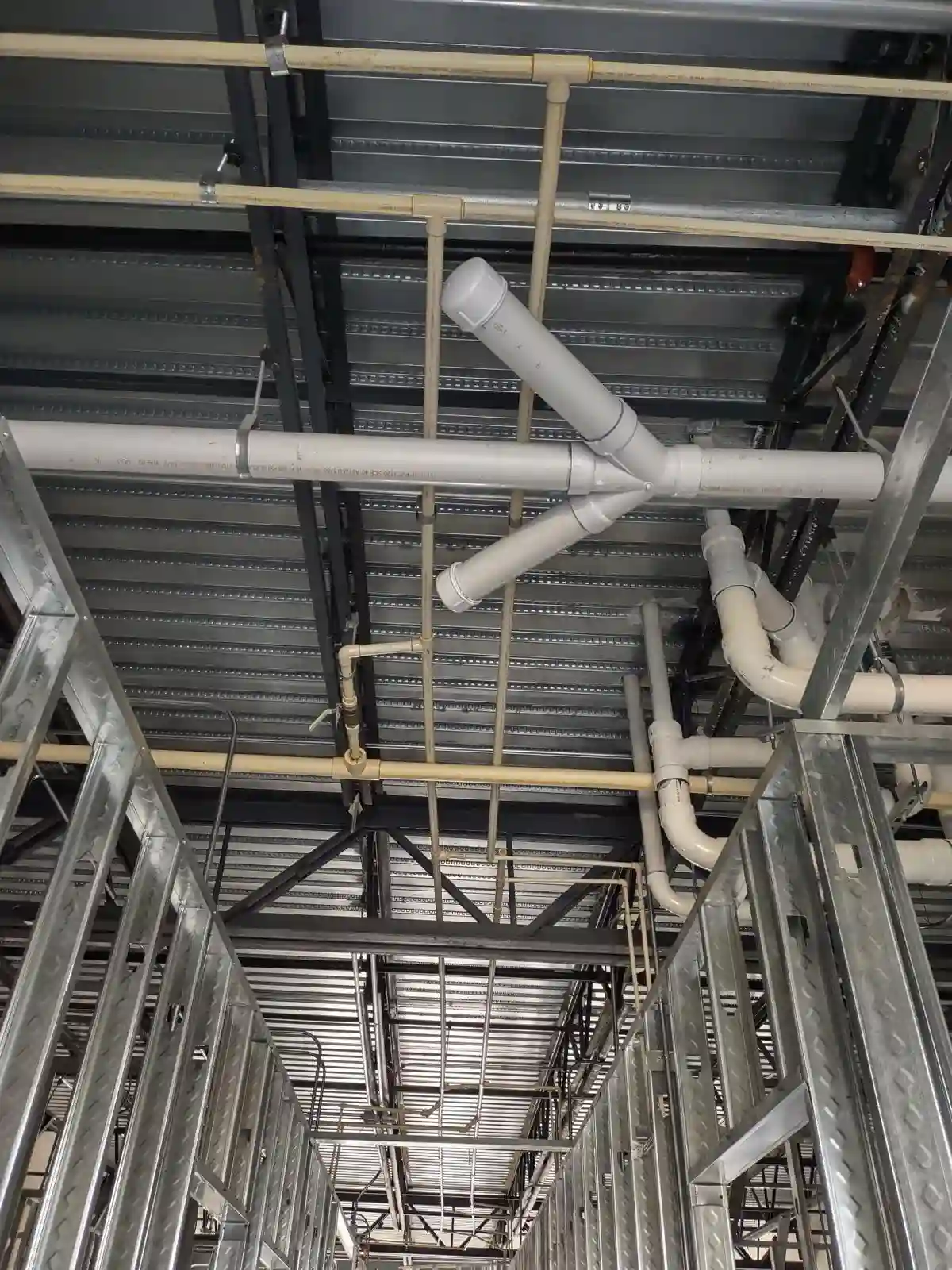Hydrostatic Water Leak Detection